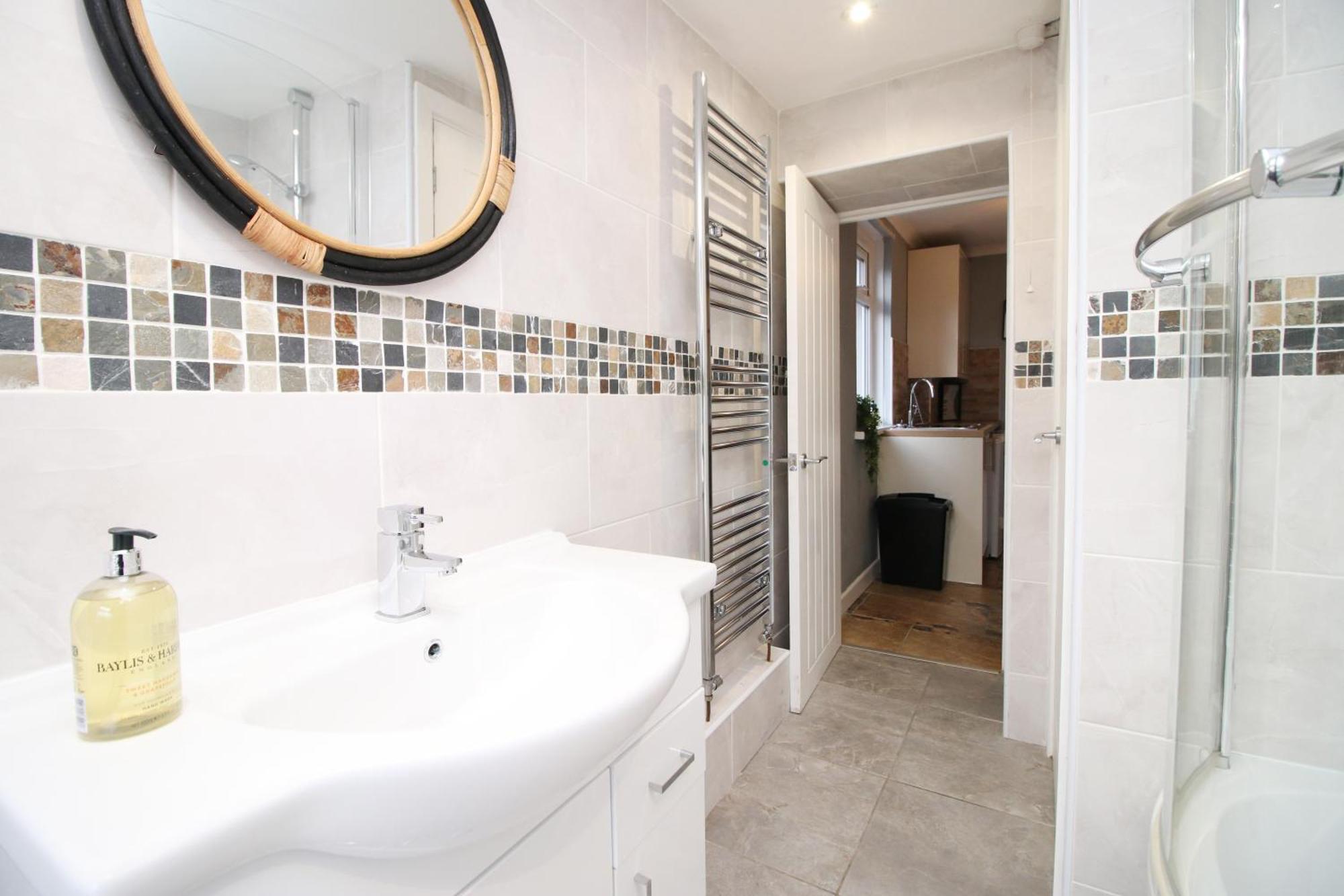 Cosy 3Br Home, Scenic Views, Ideal For Walks & Work Abertillery Luaran gambar